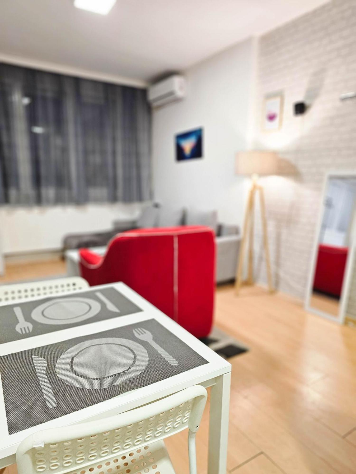 Rooftop Apartment At Mainsquare Skopje Exteriör bild